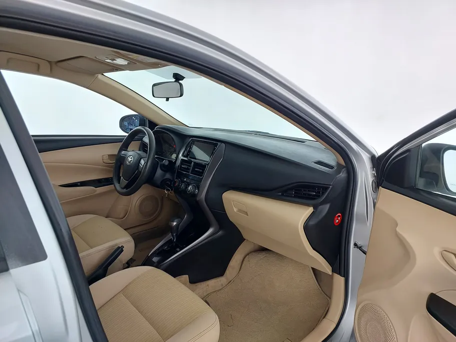 2022 Toyota Yaris  Y 