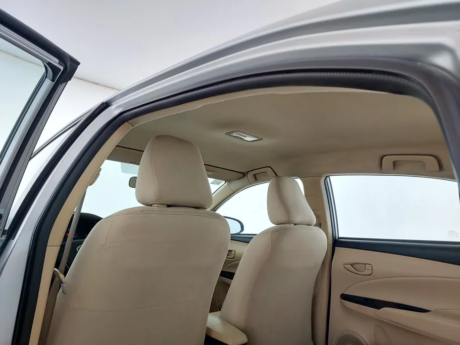 2022 Toyota Yaris  Y 