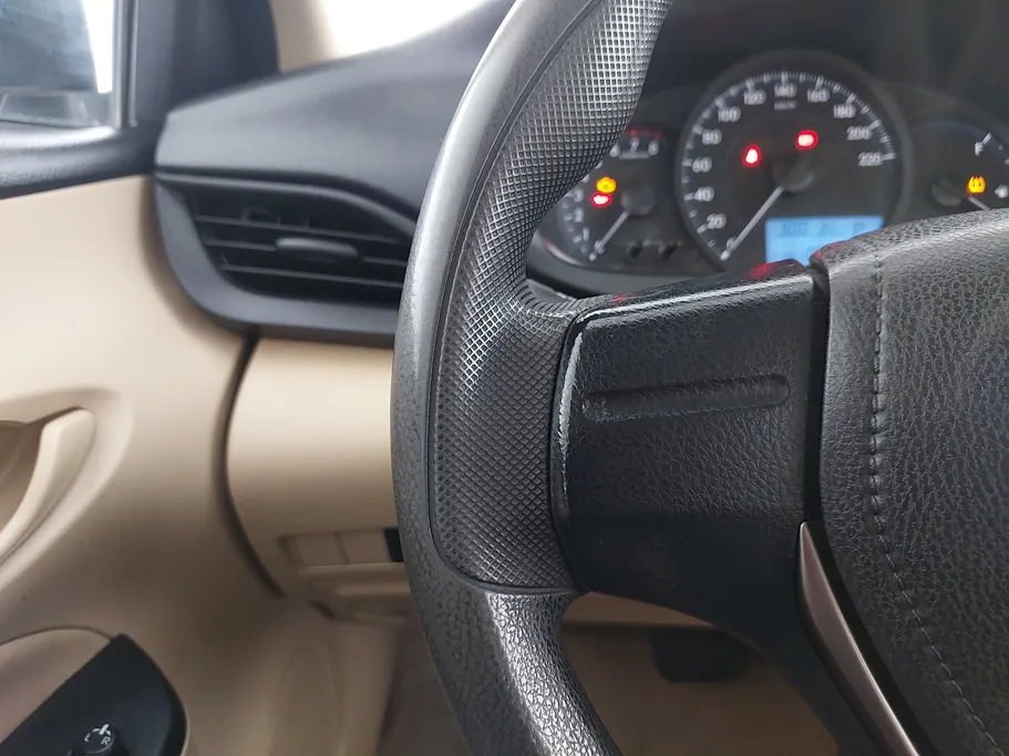 2022 Toyota Yaris  Y 