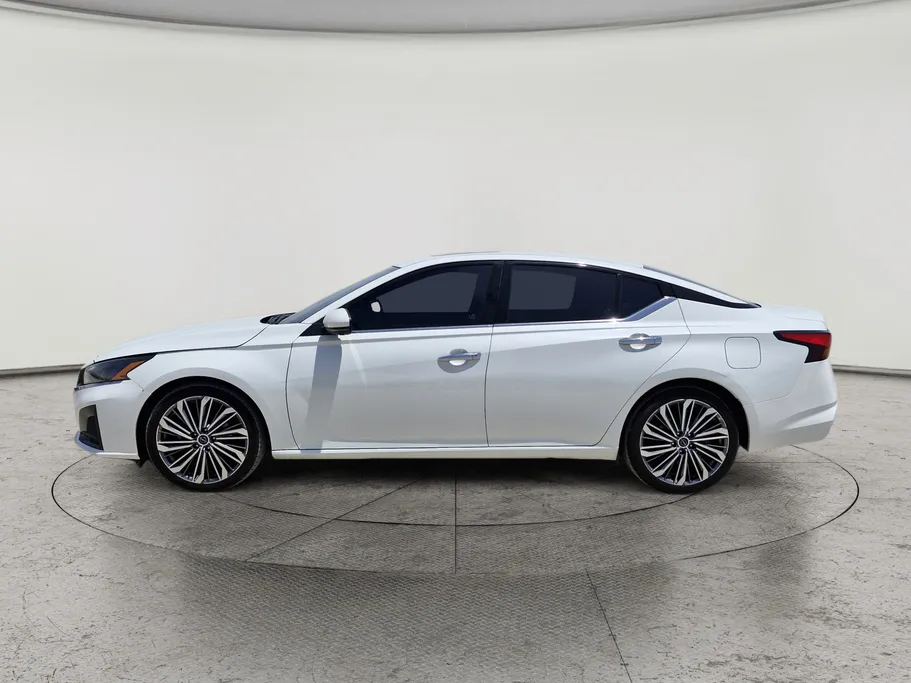 2023 Nissan Altima SL 