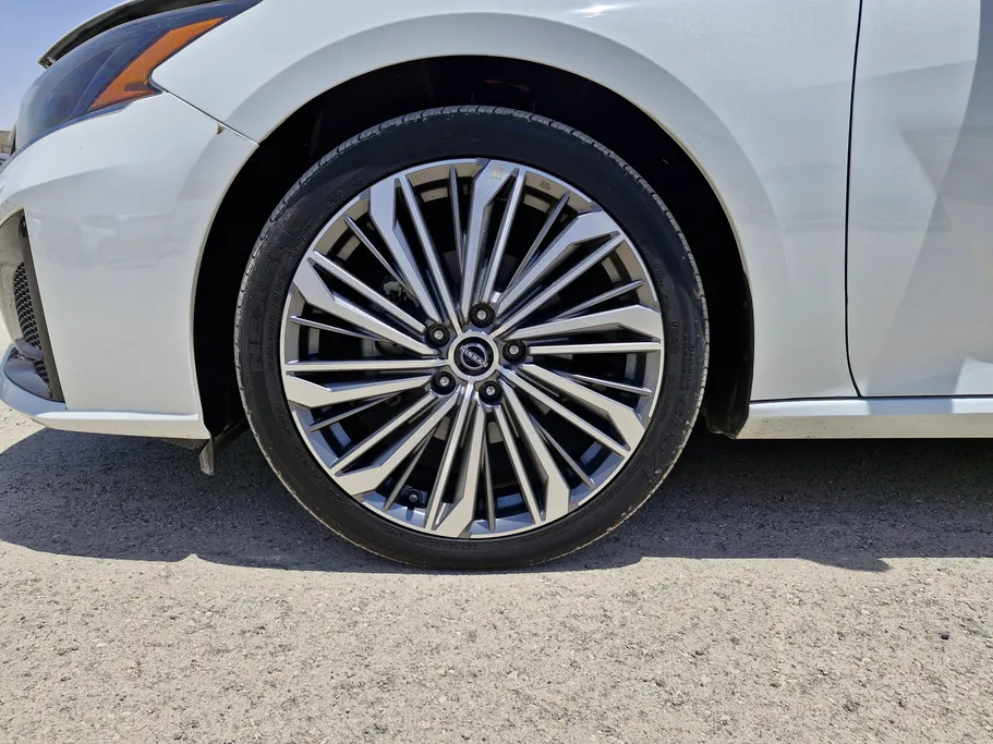2023 Nissan Altima SL 