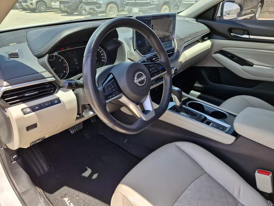 2023 Nissan Altima SL 