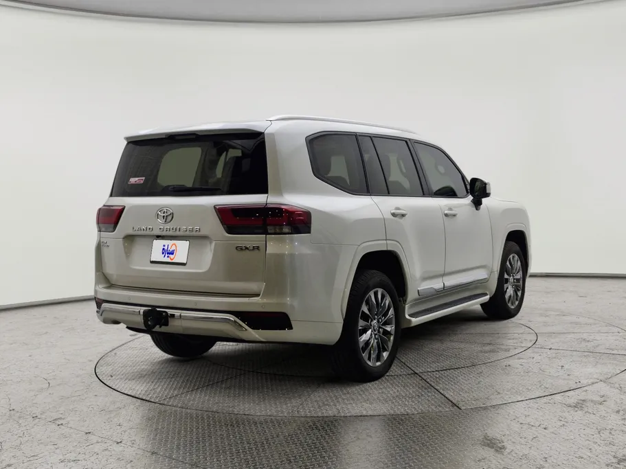 2024 Toyota Land Cruiser GXR3 