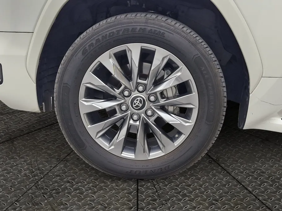 2024 Toyota Land Cruiser GXR3 