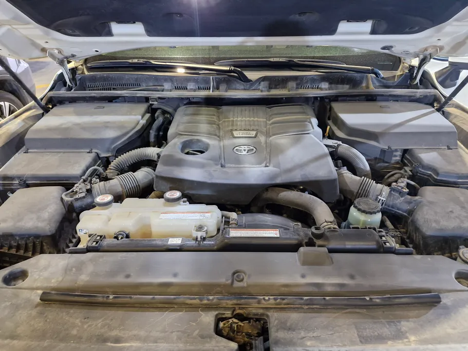 2024 Toyota Land Cruiser GXR3 