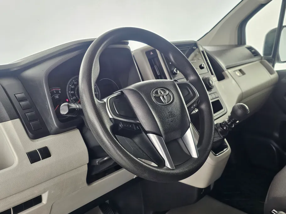 2023 Toyota Haice فان بضاعه 