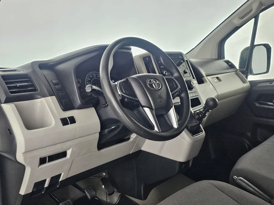 2023 Toyota Haice فان بضاعه 