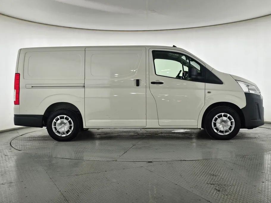 2023 Toyota Haice فان بضاعه 