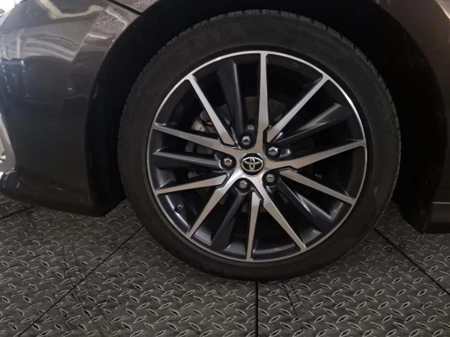 2021 Toyota Camry  GLE HEV  
