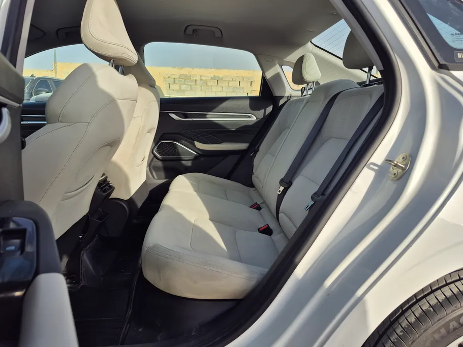 جيلي امجراند GS 2024 