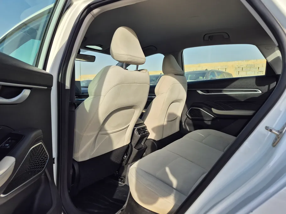 جيلي امجراند GS 2024 