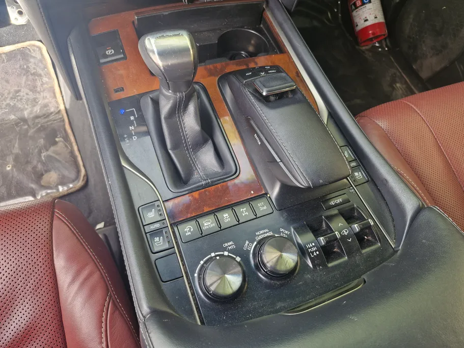 لكزس LX 570 S 2019 