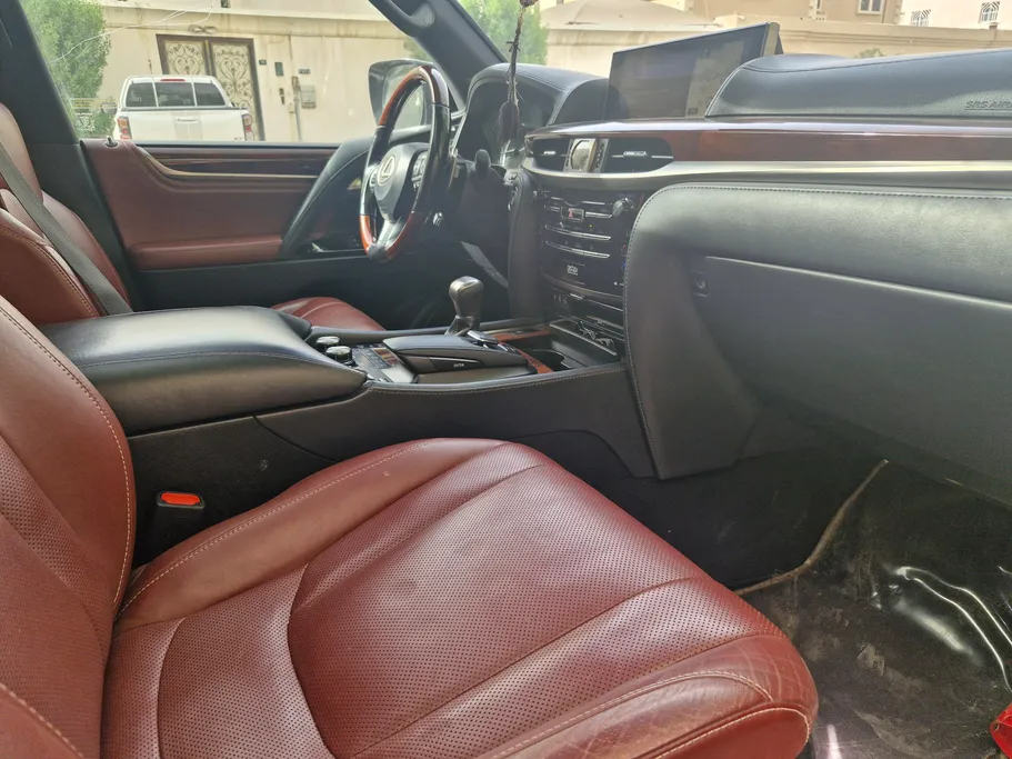 لكزس LX 570 S 2019 
