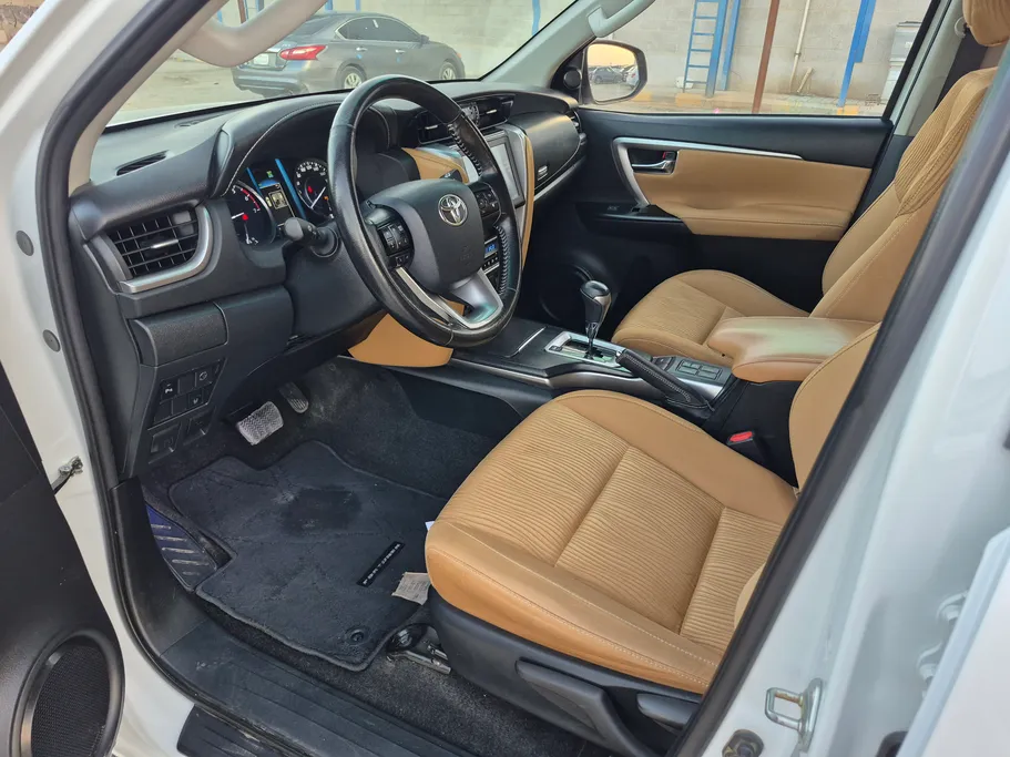 2023 Toyota Fortuner VX 