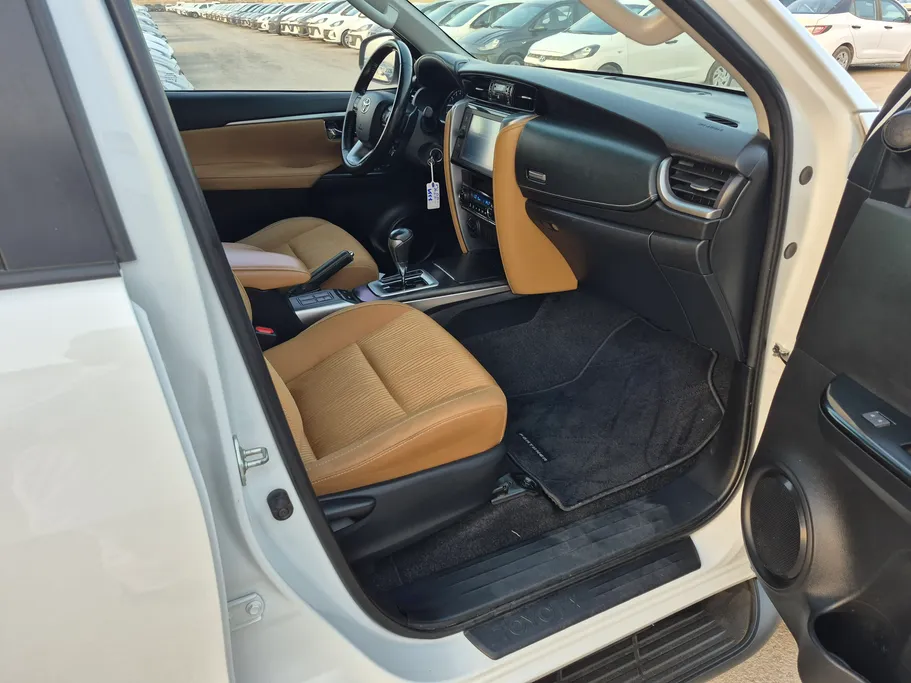 2023 Toyota Fortuner VX 