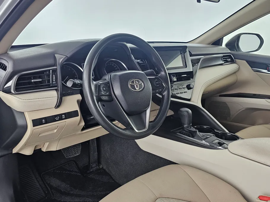 2022 تويوتا Camry  LE 