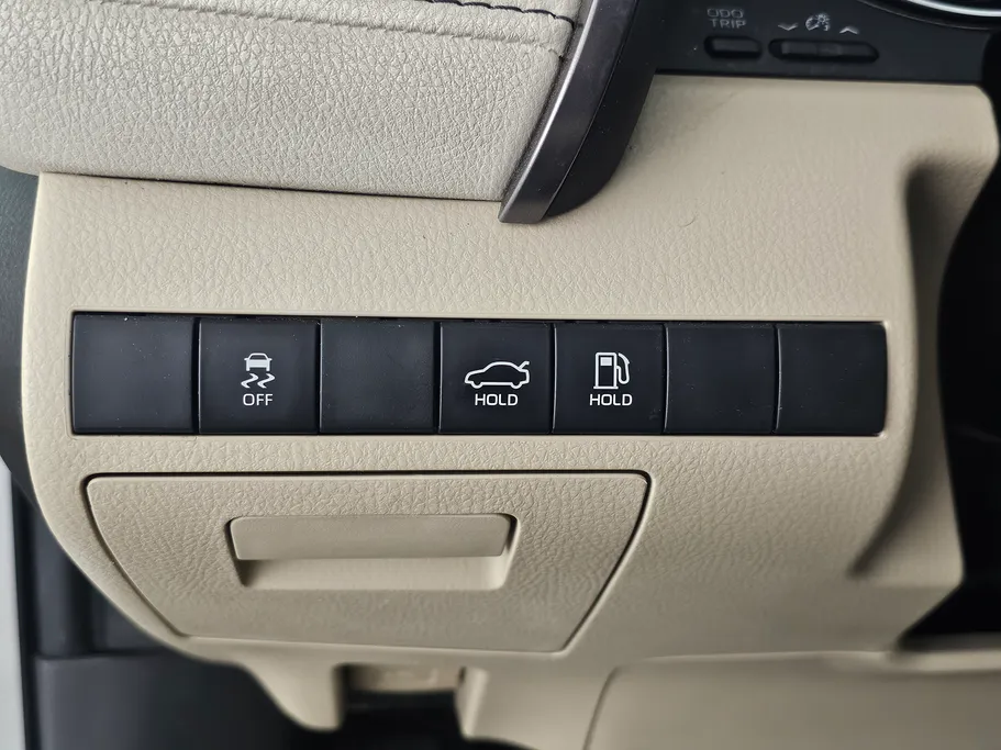 2022 تويوتا Camry  LE 