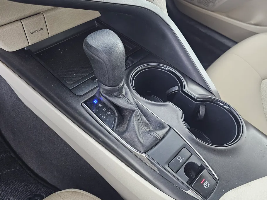 2022 تويوتا Camry  LE 