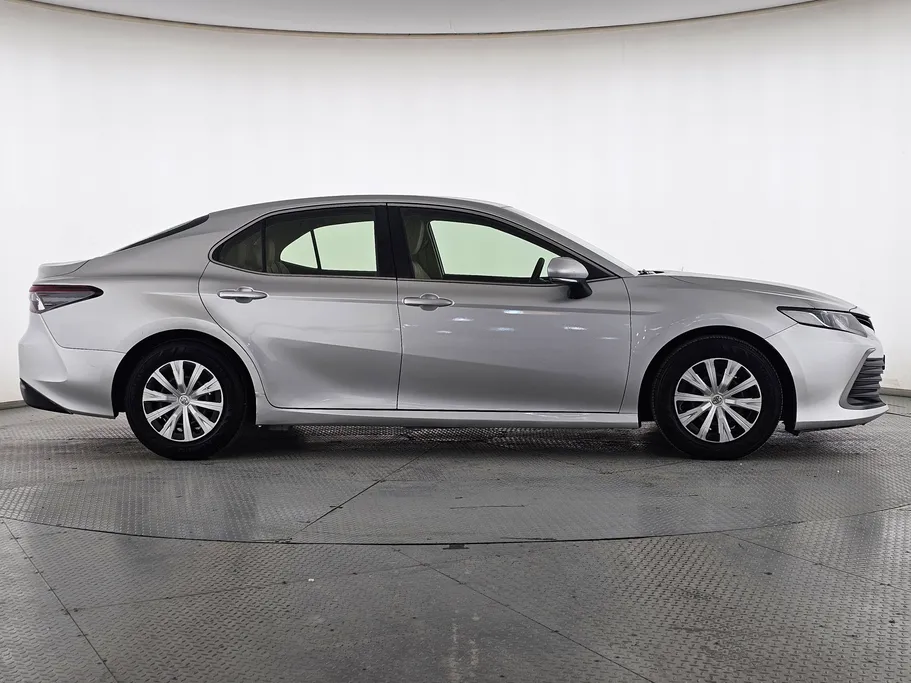2022 تويوتا Camry  LE 