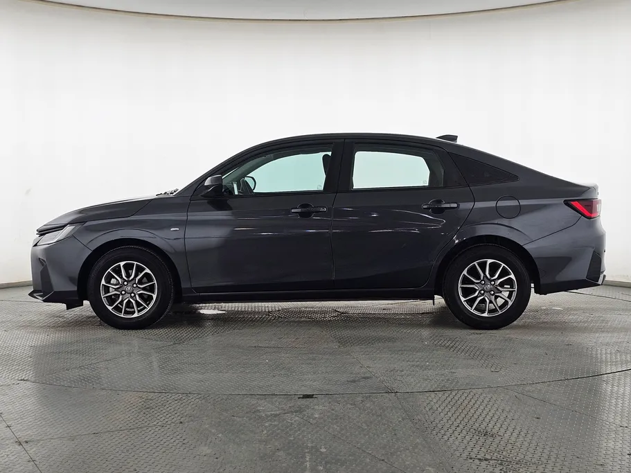 2023 Toyota Yaris  Y 