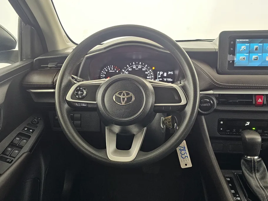 2023 Toyota Yaris  Y 