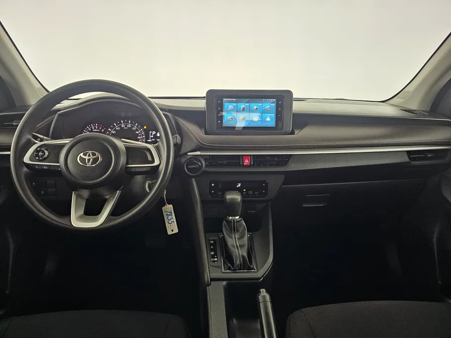 2023 Toyota Yaris  Y 