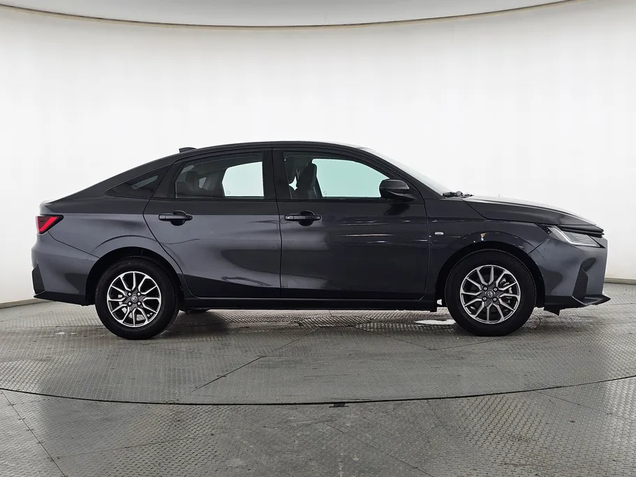 2023 Toyota Yaris  Y 