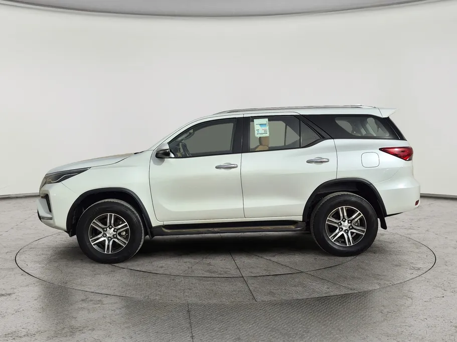 2024 Toyota Fortuner VX 
