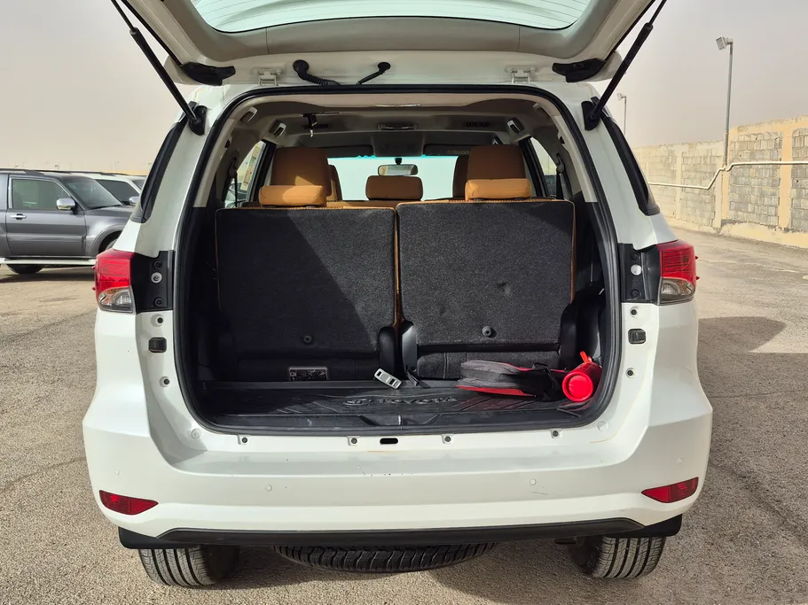 2024 Toyota Fortuner VX 