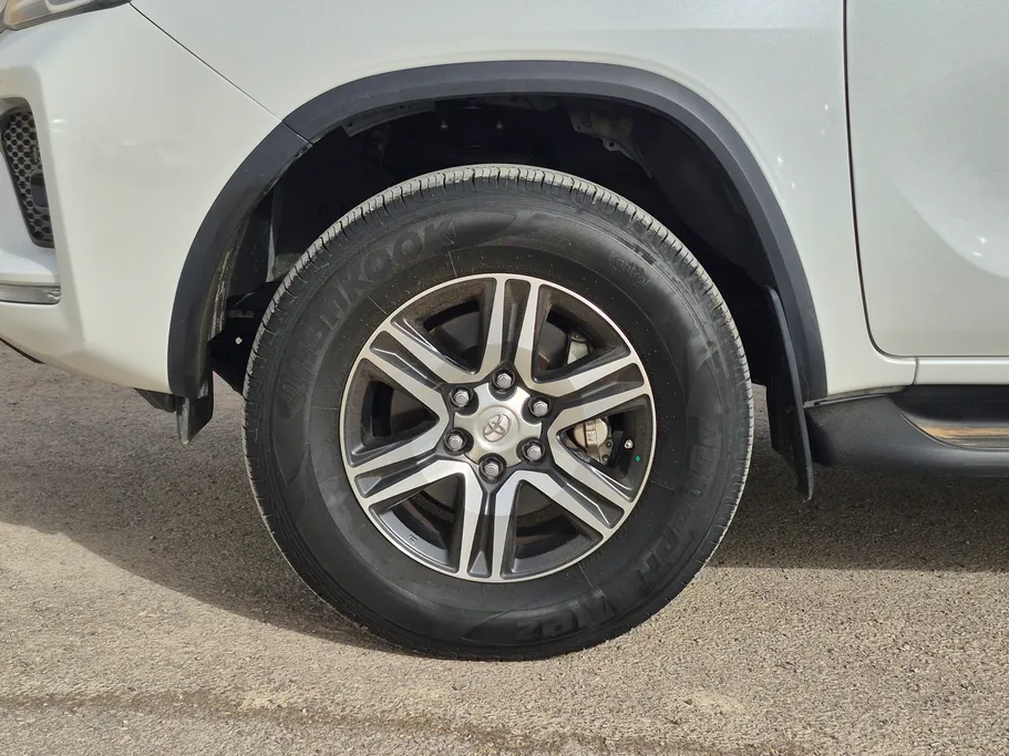 2024 Toyota Fortuner VX 