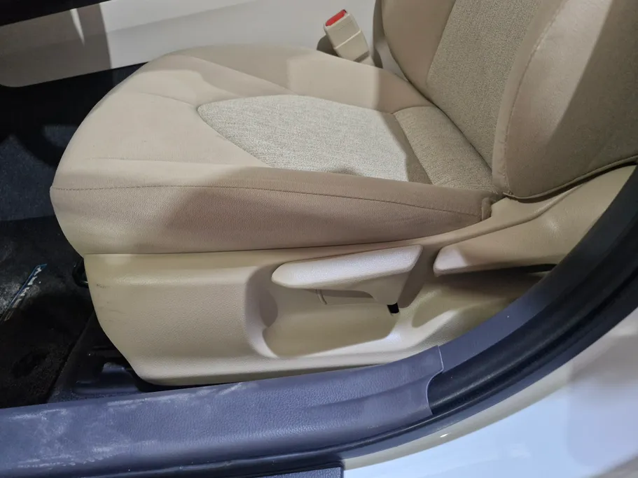2023 Toyota Camry  LE HEV 