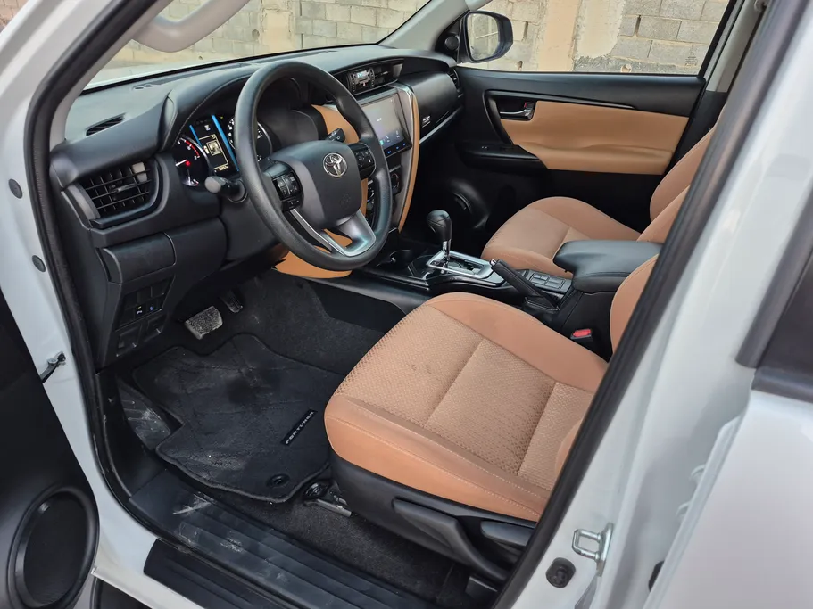 2024 تويوتا Fortuner GX 