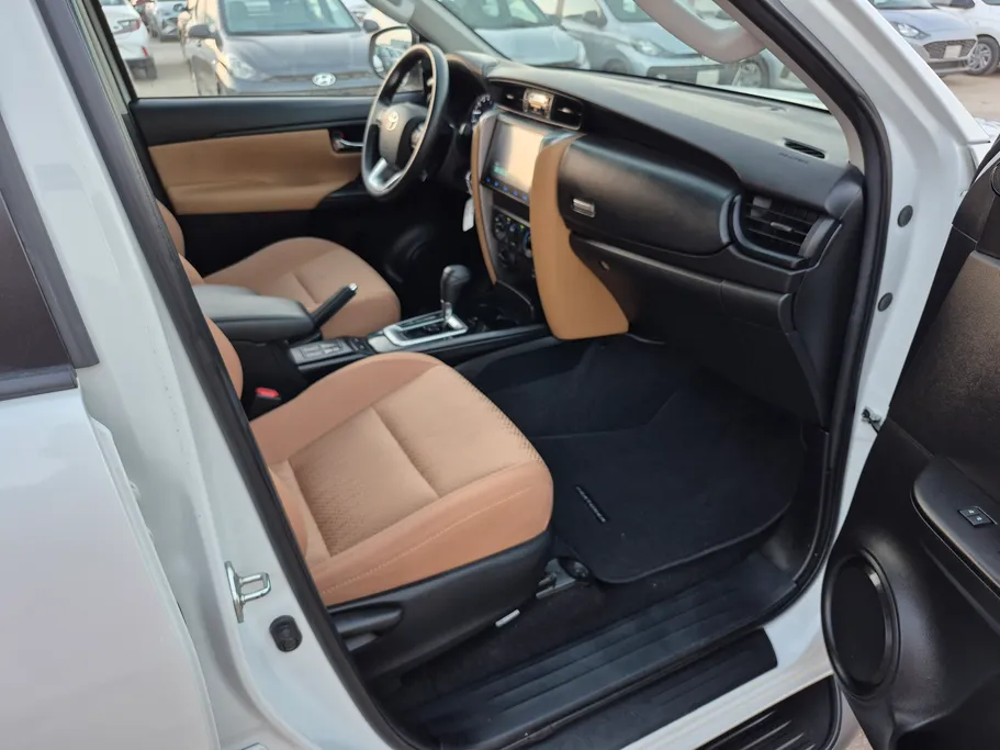 2024 تويوتا Fortuner GX 