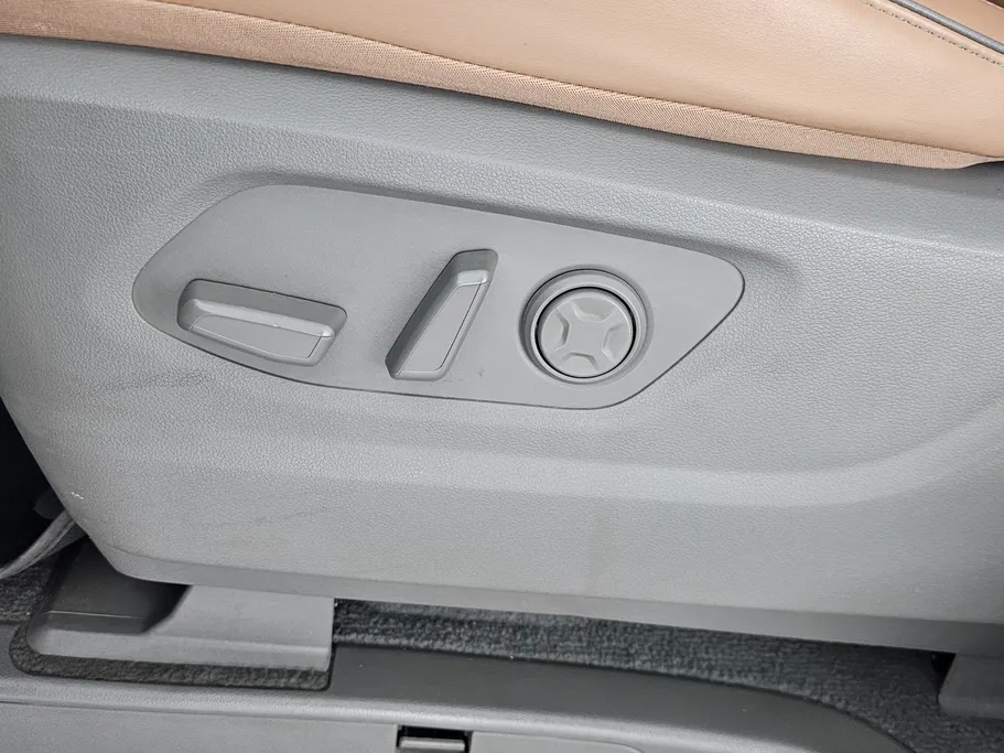 2024 Hyundai Staria VIP 