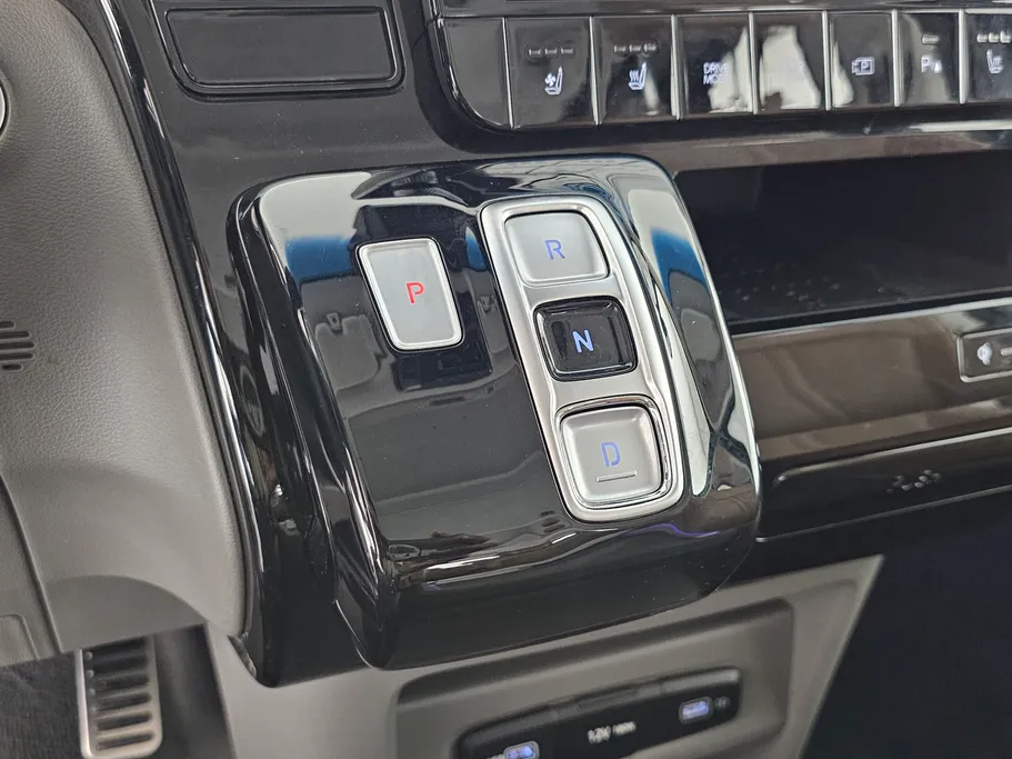 2024 Hyundai Staria VIP 