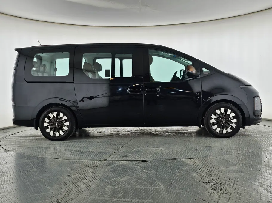 2024 Hyundai Staria VIP 