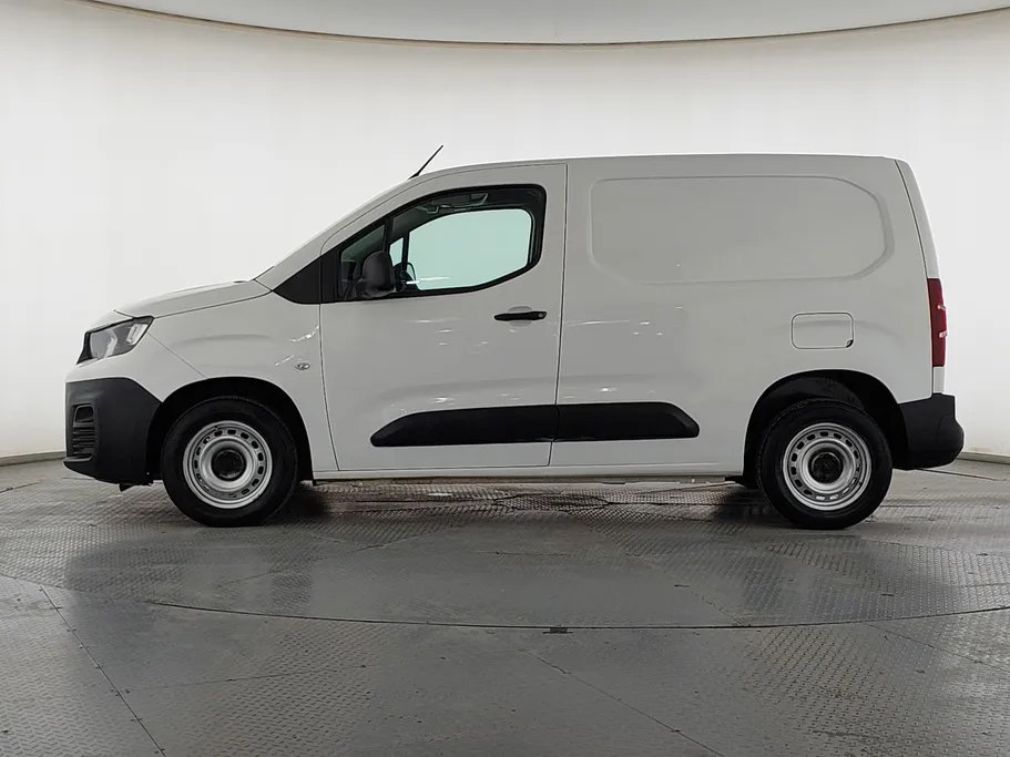 2022 Peugeot Partner Short van 