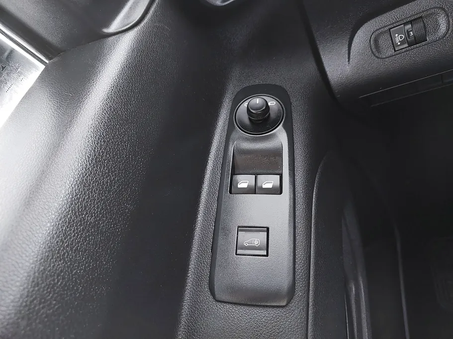 2022 Peugeot Partner Short van 