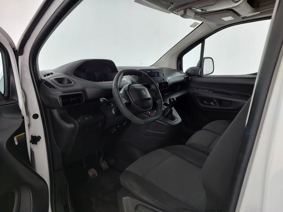 2022 Peugeot Partner Short van 