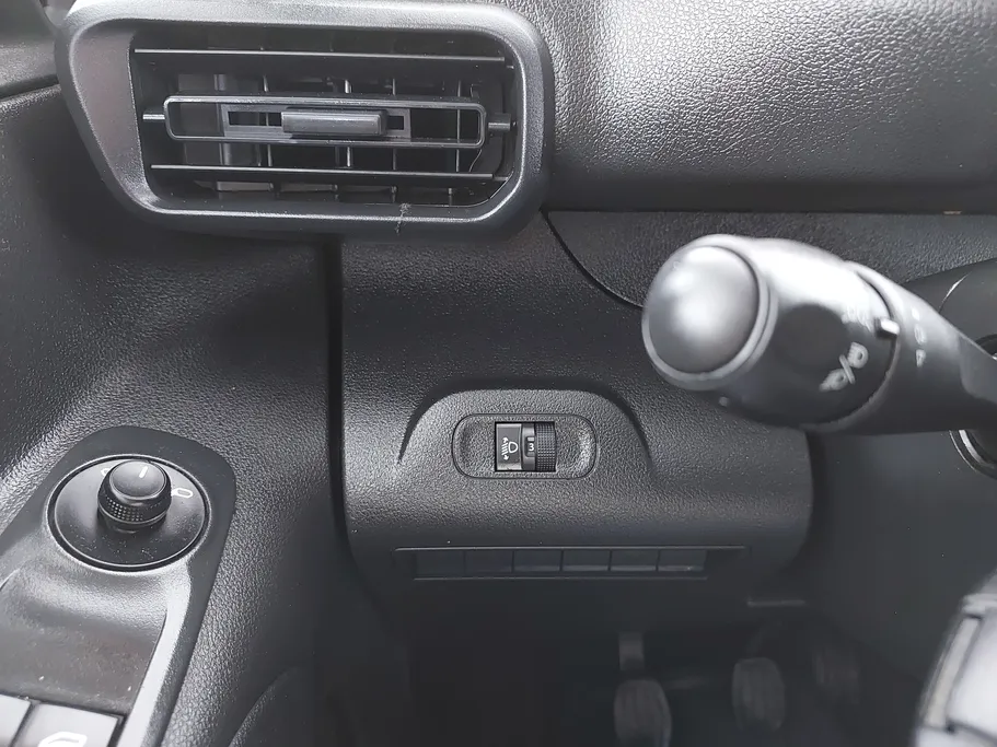 2022 Peugeot Partner Short van 