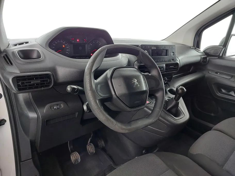2022 Peugeot Partner Short van 
