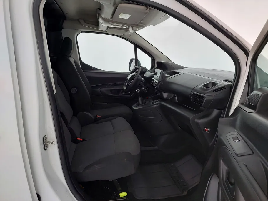 2022 Peugeot Partner Short van 