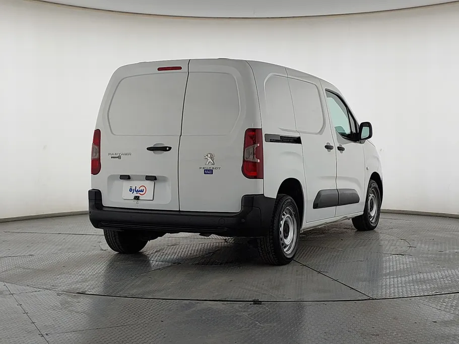 2022 Peugeot Partner Short van 