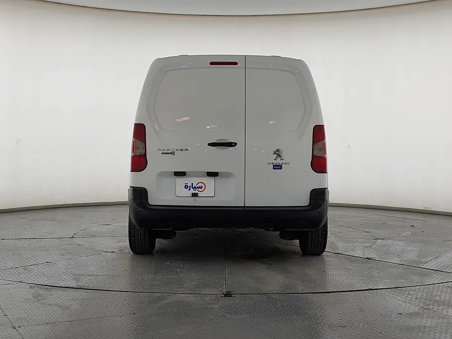 2022 Peugeot Partner Short van 