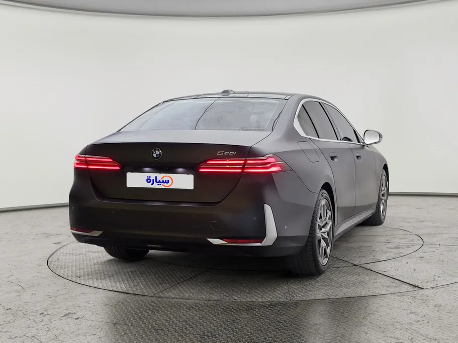 2024 BMW 5 Series 520i 