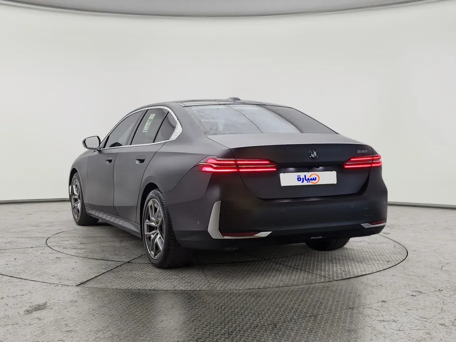 2024 BMW 5 Series 520i 