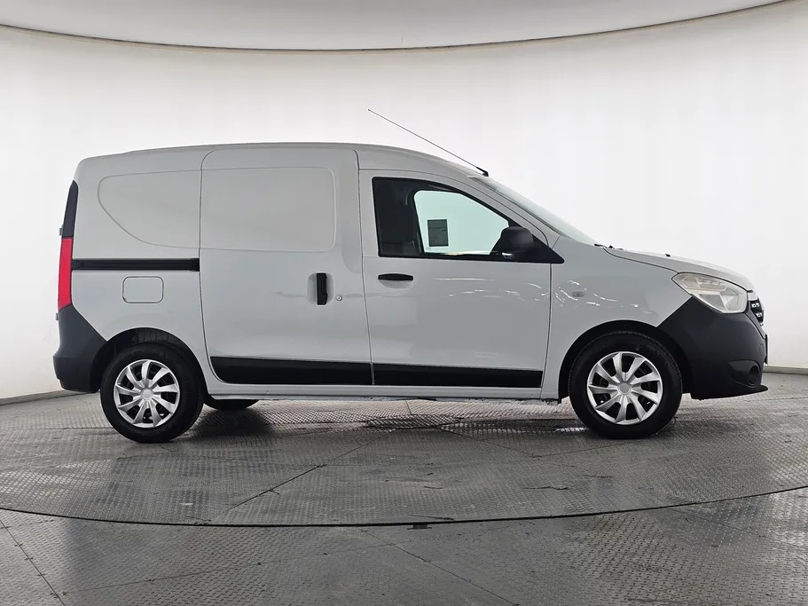 2021 Renault Docker Van بضاعة 