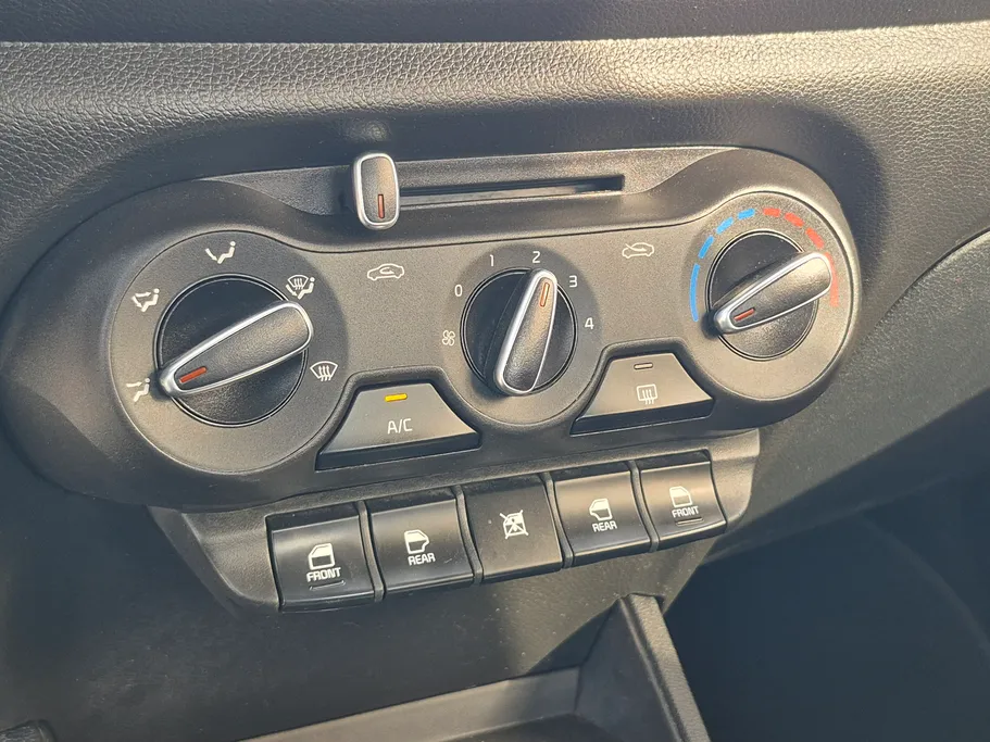 2024 Kia Pegas LX 