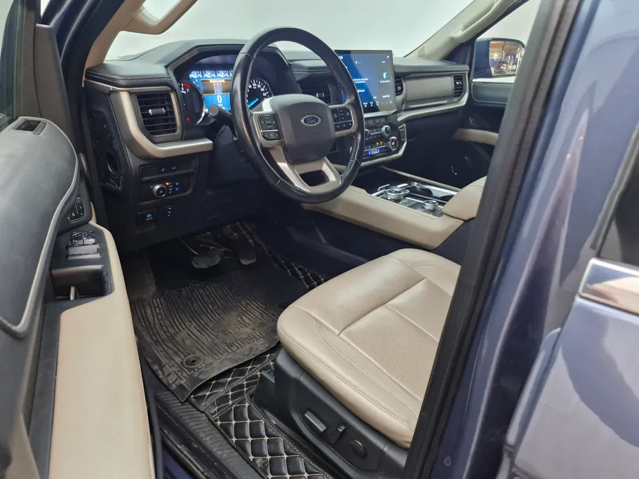2022 Ford Expedition XLT 