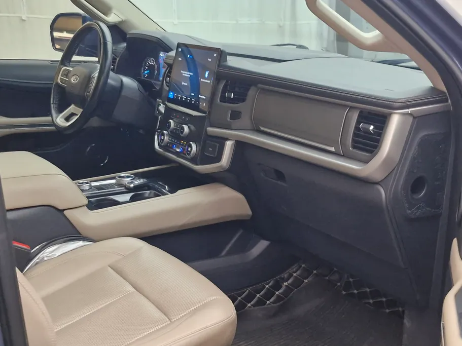 2022 Ford Expedition XLT 